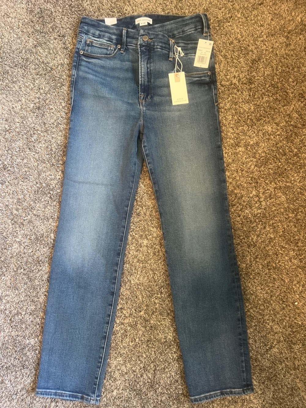Good American Classic Straight Jeans in Mid Blue Wash